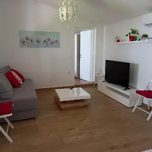 Little House Apartment Fažana