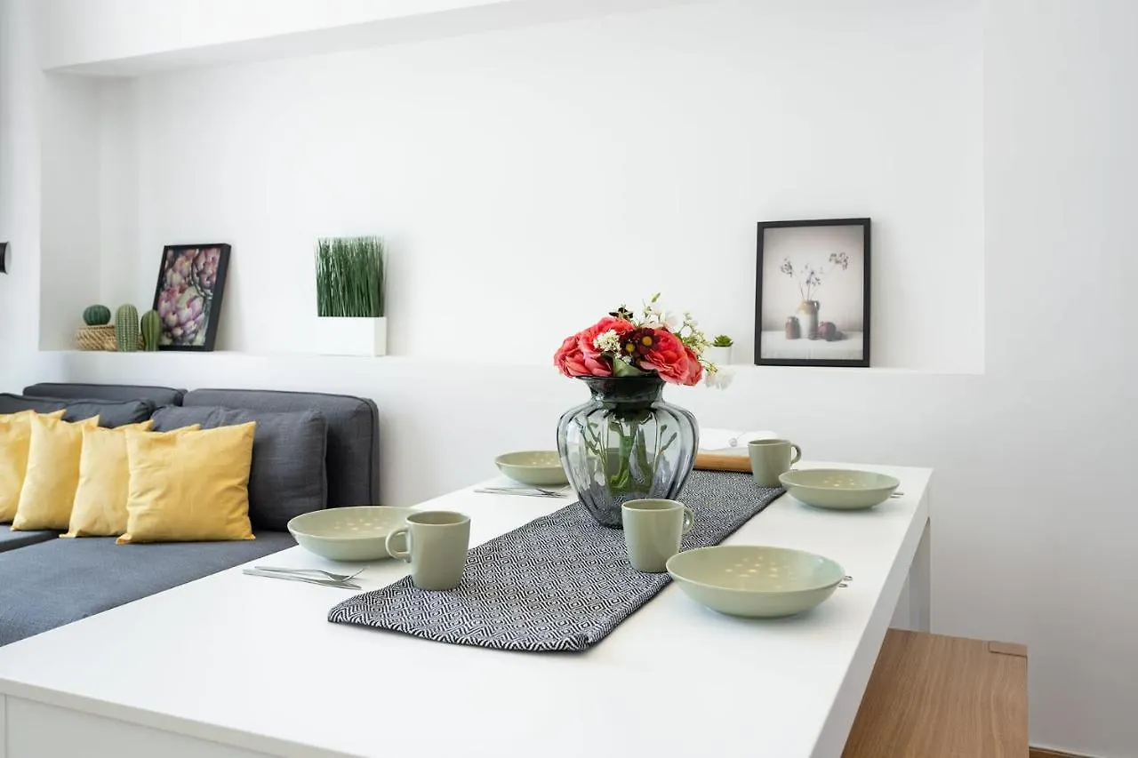 Wiesen Living - Apartment For Up To Twelve People Munich