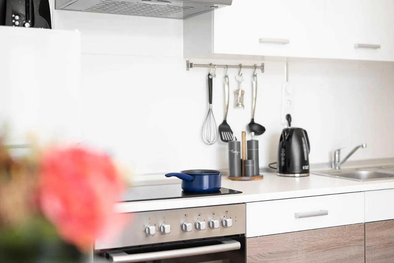 Wiesen Living - Apartment For Up To Twelve People Munich